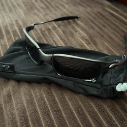 NEW OAKLEY X METAL X SQUARED SUNGLASS