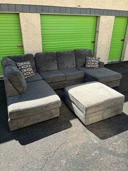 Sectional couch / sofa