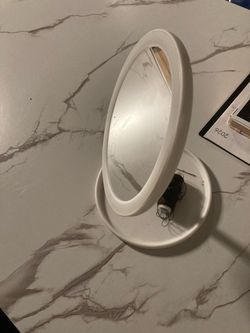 Cosmetic mirror