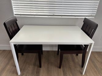 Dinning table and chairs