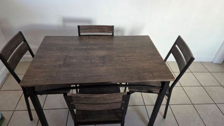 4-Piece Dining Table and Chair Set