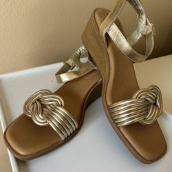 Wedge sandal Size 9.5