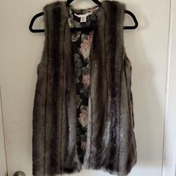 Womens Fluffy Fake Fur Vest 