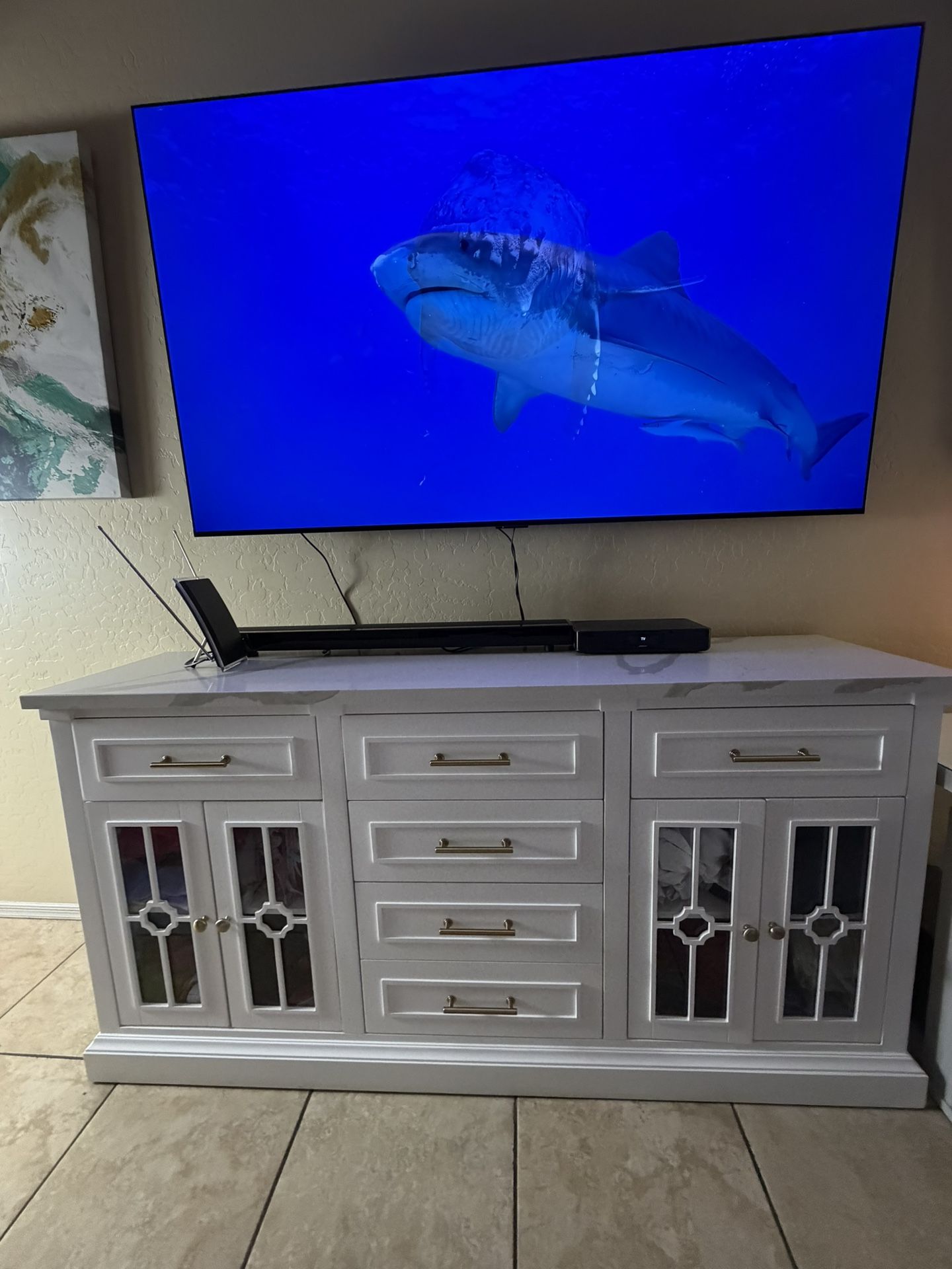 Beautiful Loxley Rowe 72-inch white sideboard /buffet in excellent condition