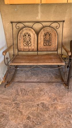 Rustic rocking chair / artisan