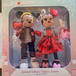 Disney Mickey Minnie Mouse 22’ Collectible Dolls  Worldwide limited edition of 5000 Includes a certificate of authenticity and a display  