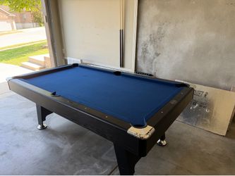 THORNTON 7’ Pool Table + Cover