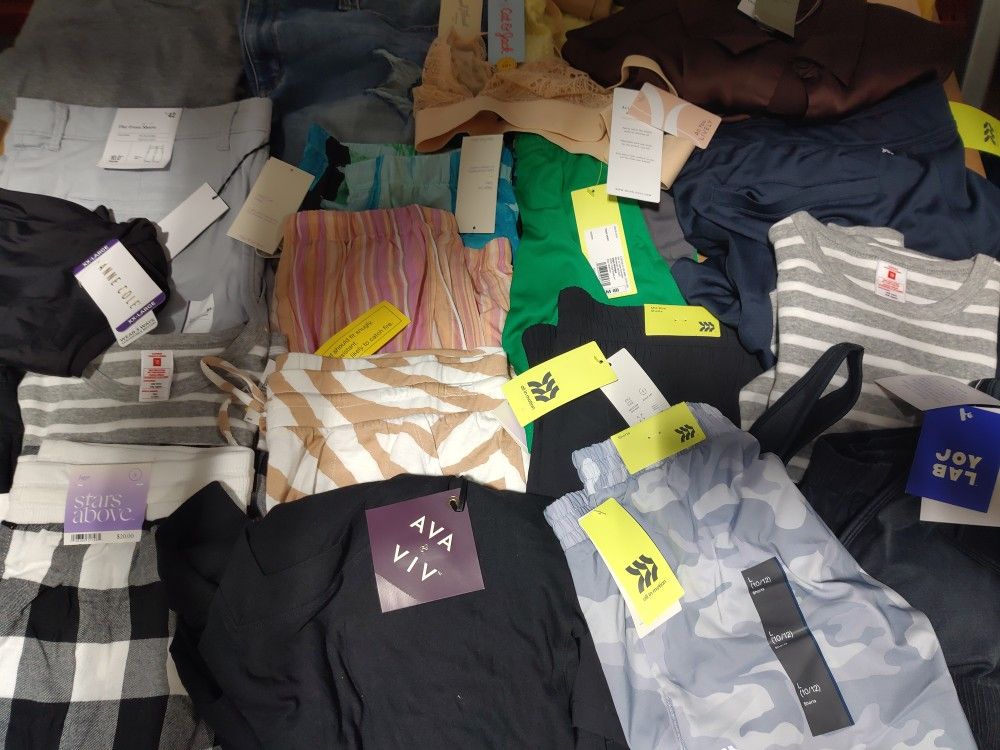 Target 🎯 30 PCs. Mixed Clothing Lot NWT ASSORTED SIZES‼️