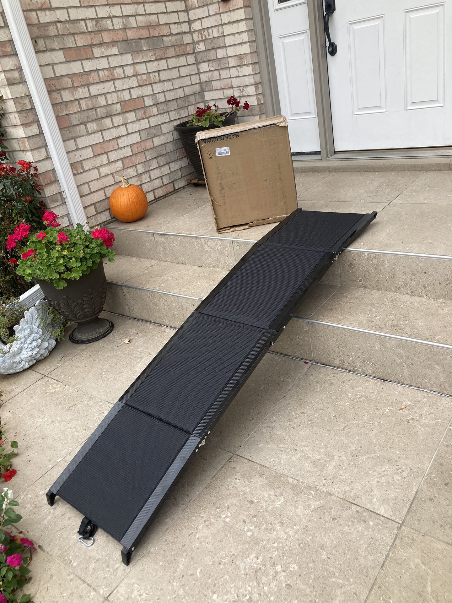 new pet ramp( 80” across x 18” wide)