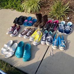 Women's Size 11 Shoes- 12 Pair