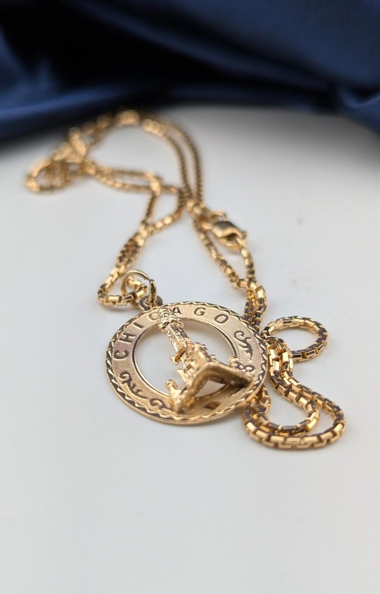 🏙️ 14K Solid Gold Chicago Water Tower Pendant with 20.25" Box Link Necklace