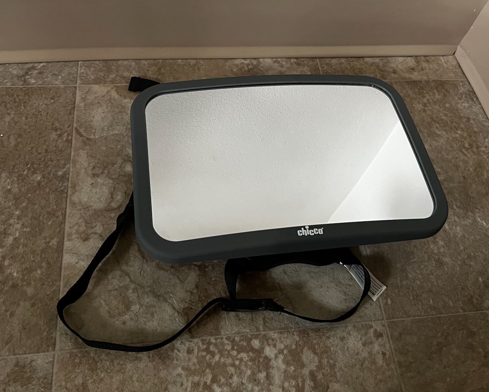 Chicco Universal Shatterproof Backseat Baby Mirror Mom Watch Child. Excellent Condition