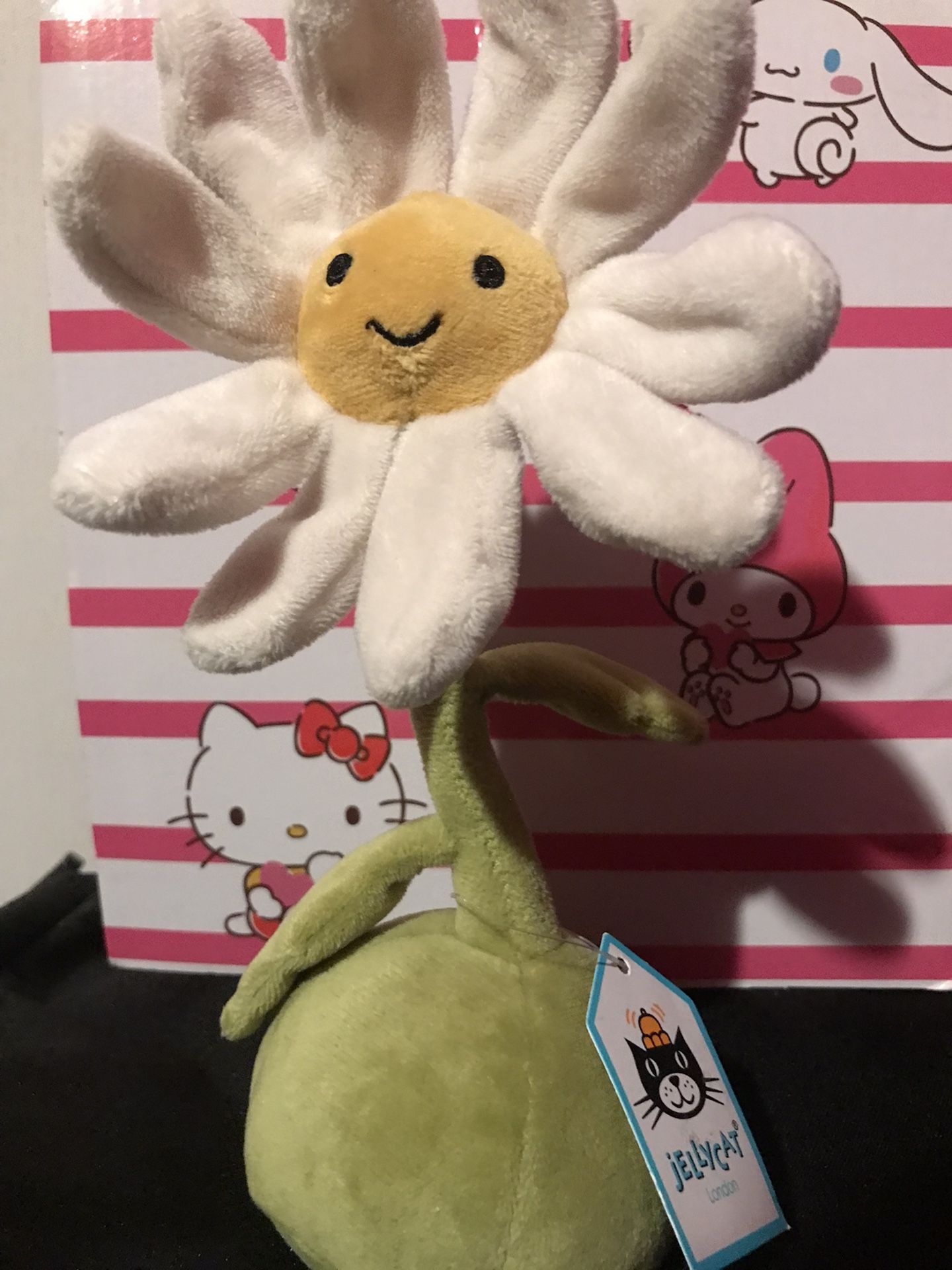 Jellycat London: Daisy Flowerette (Authentic Jellycat) $40