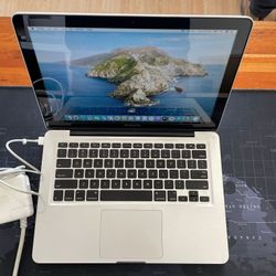 Apple MacBook Pro 13” 2.5Ghz i5 4GB//256GB SSD OS CATALINA