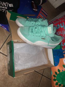 Mint color pumas size 6 wms