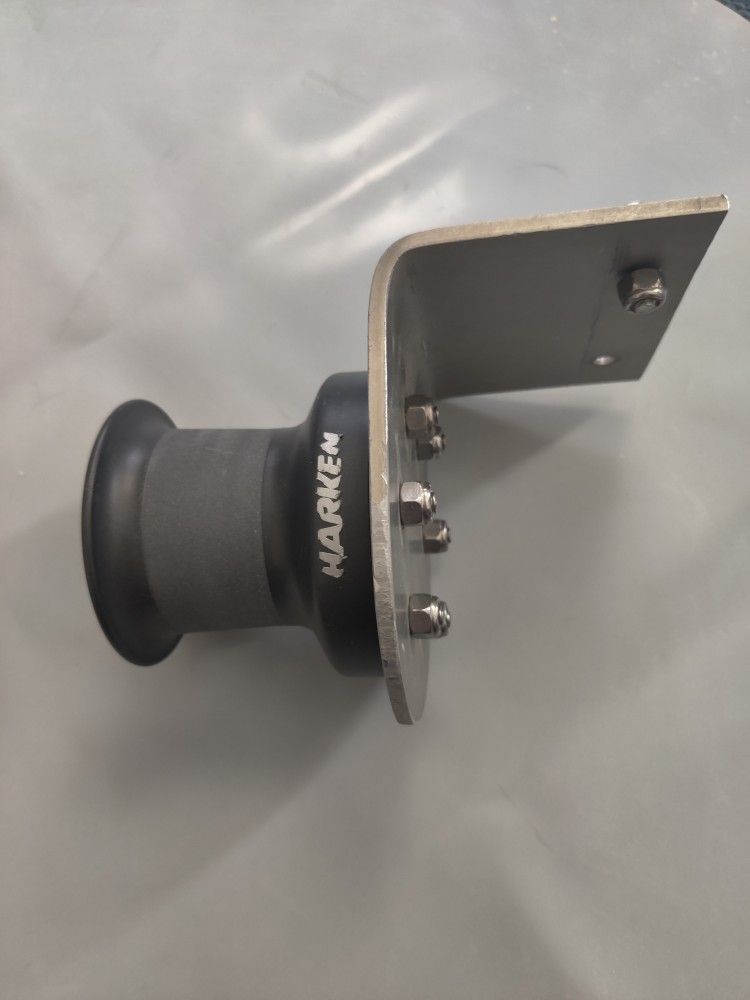 Harken #6 Single Speed Aluminum Winch.