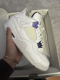 Jordan 4 Metallic Purple