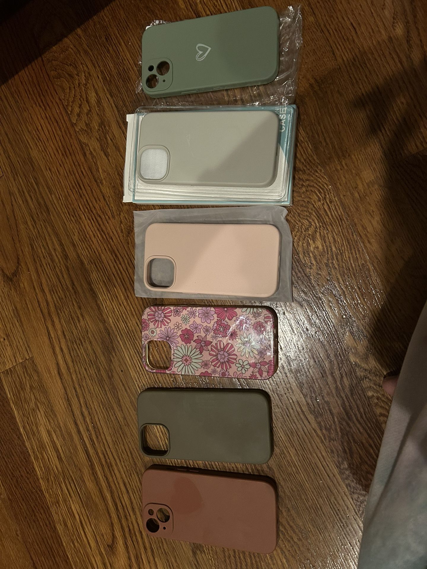 7 IPHONE 14 Cases