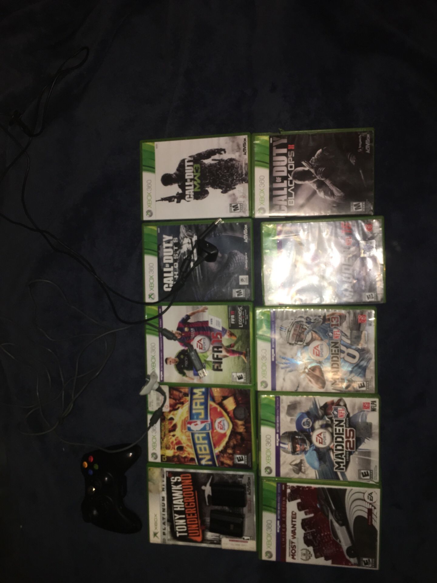 Xbox games, remote controller, 2 chargeable battery packs, and 2 chargers