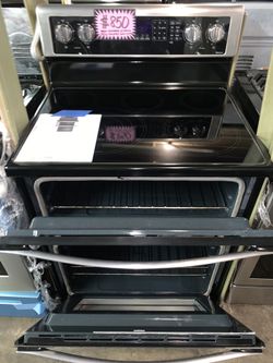 New WHIRLPOOL double oven electric range with convection oven with 6 months warranty