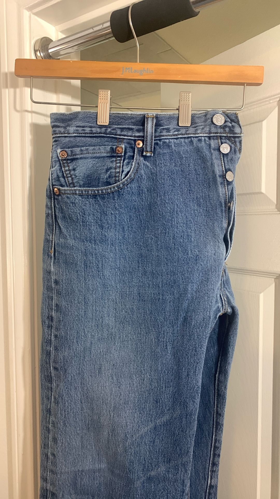 Levi 501 Button Fly 36x32 Good Condition