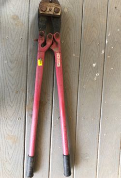 Bolt cutters