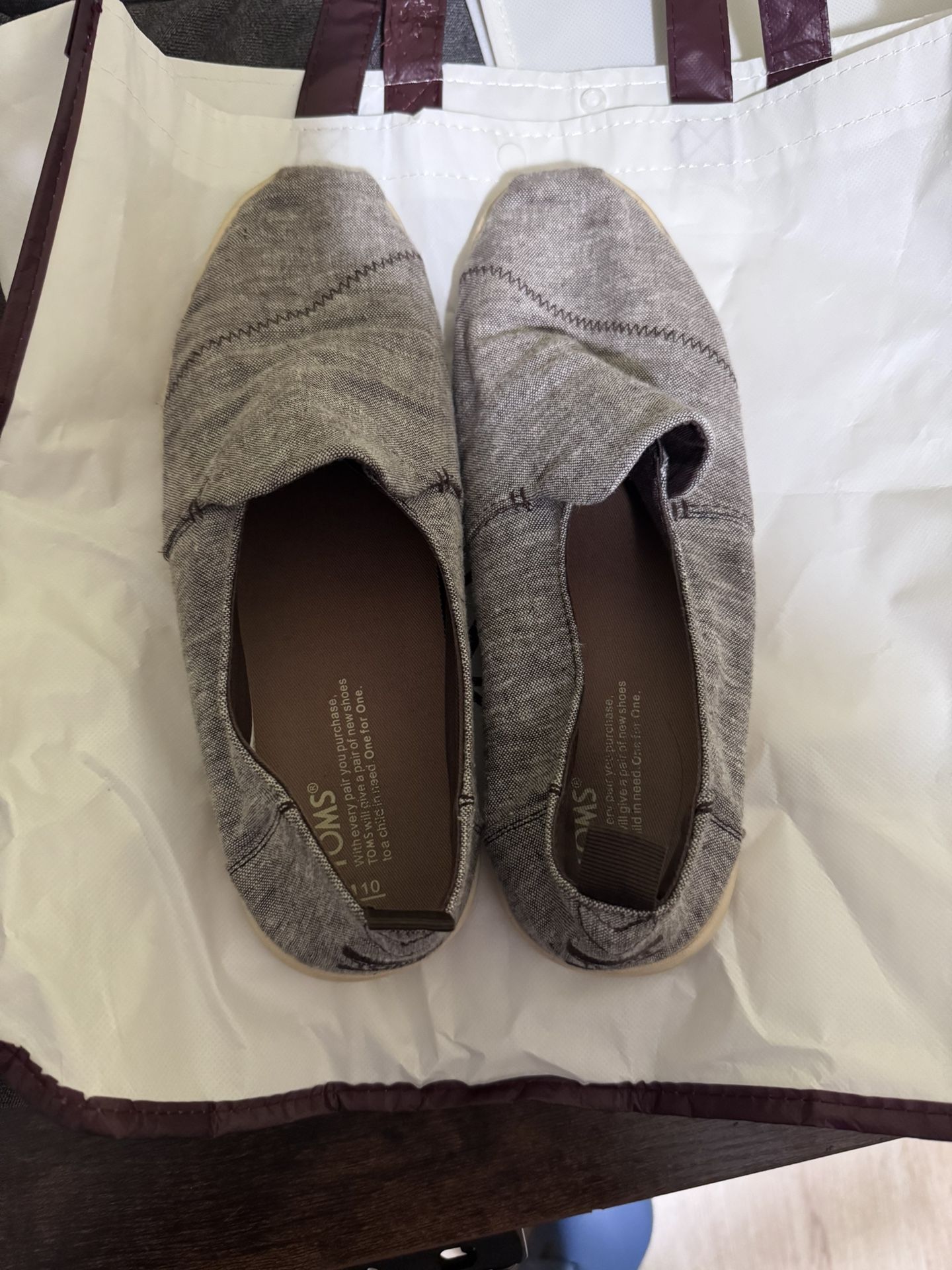 Tom’s Men’s Slip On Shoes Size 10