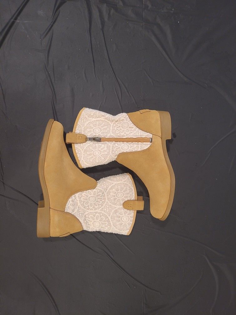 UGG Dahlia Lace Cowboy Boots Size 3