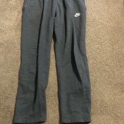 Size Small Men’s Nike Pants I cuffed