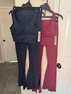 Teen/ Women's Crop Top and Flare Leggings Set Size Small (4-6)