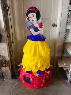 Snow White Dress Style Pinata