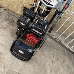 SIMPSON 3,000 PSI 2.4 GPM Gas Cold Water working good