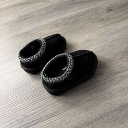 Size 6 Toddler UGGs