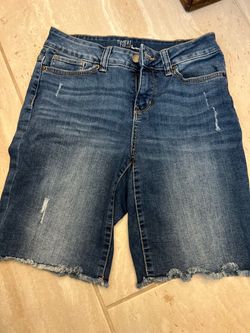 Time and Tru Mid-Rise Denim Jean Shorts size 4