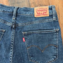 Women’s Levis Jeans