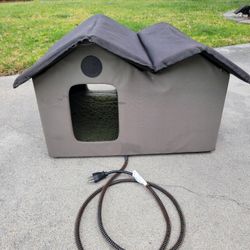 Outdoor Heated Cat House