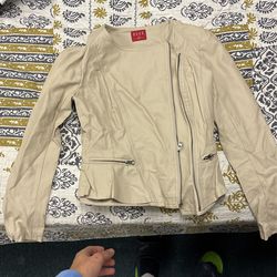 Small beige leather jacket (female)