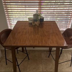 MCM High Top Table