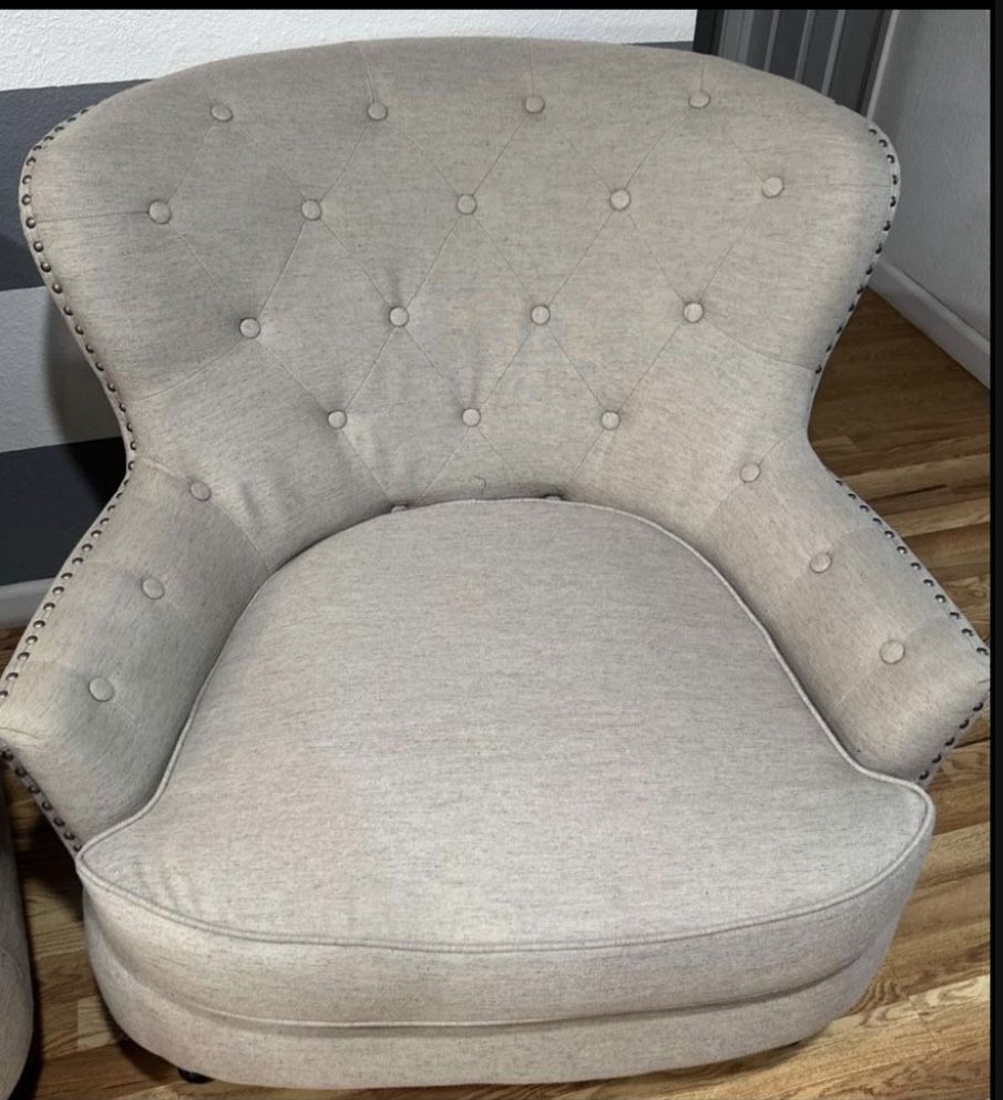 For Sale: Set of 2 Accent Sofa Chairs – Excellent Condition