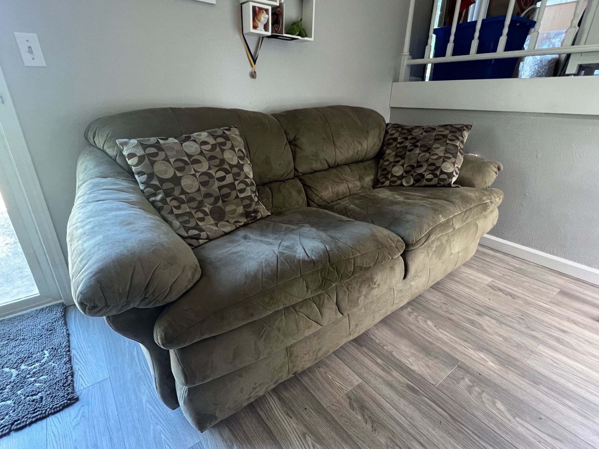 Comfortable 3-seater Couch