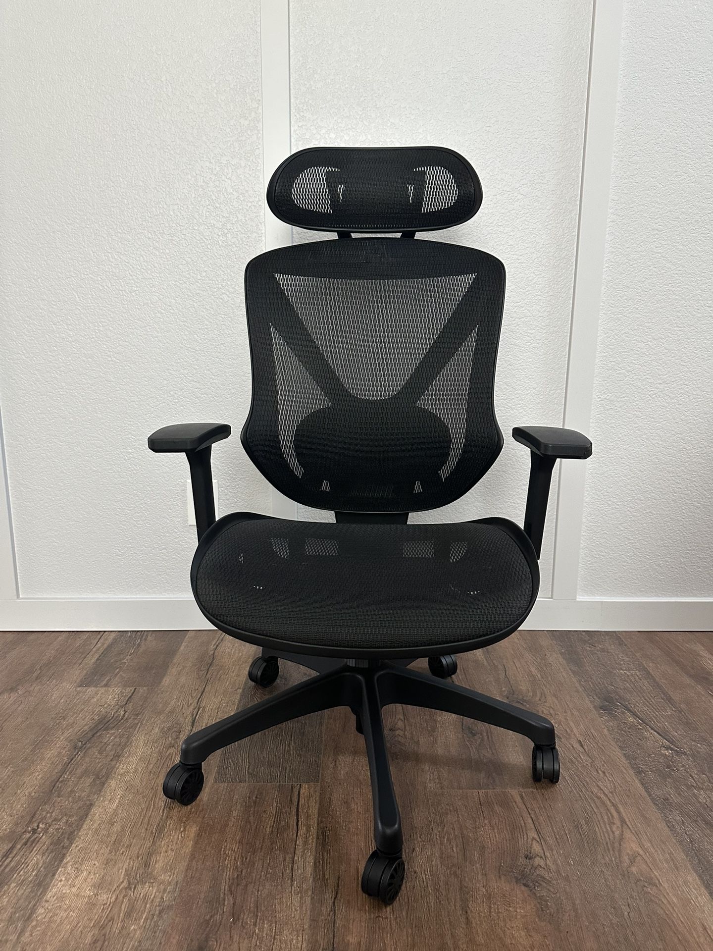 Staples Dexley Ergonomic Mesh Chair