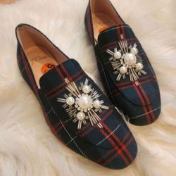 New Flat Christmas Choose Sz 5.5 