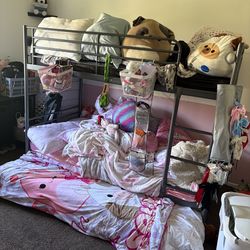 Bunk Beds w/ Trundle