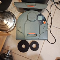 Neato XV-11 Robot Vacuum + 2 Magnetic Boundary Strips – Still Works!