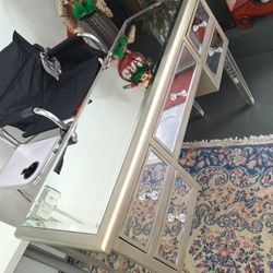 Desk/ Vanity 