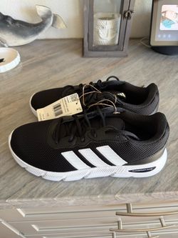 Men’s Adidas black size 10