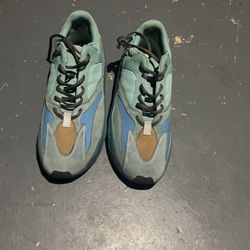 adidas Yeezy Boost 700