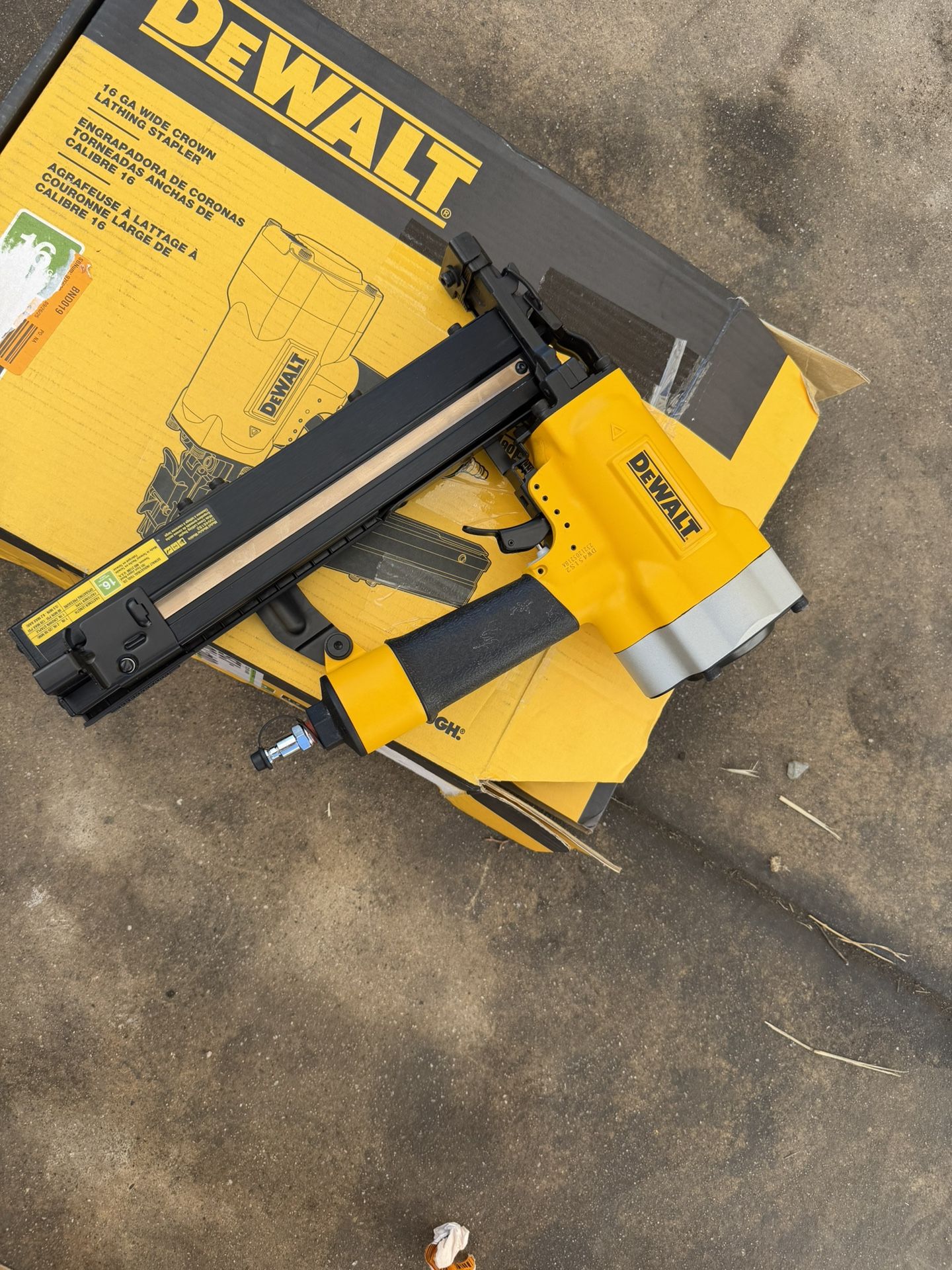 DEWALT Corded Pneumatic 16-Gauge 1 in. Crown Lathing Stapler