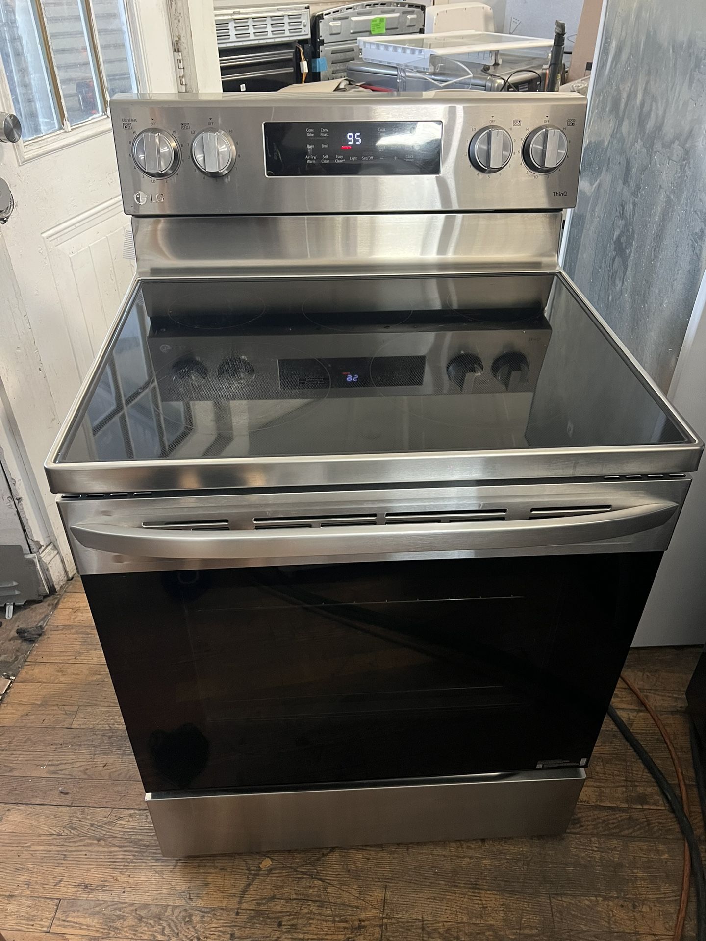LG Electric Stove