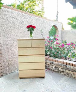 Modern dresser